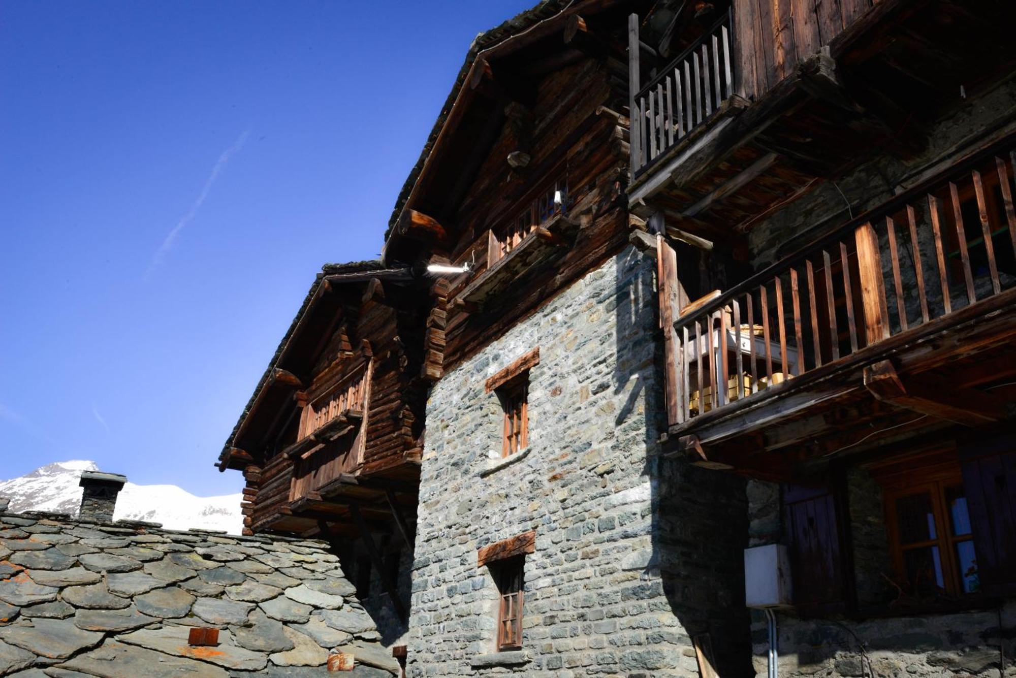 Rifugio Vieux Crest Hotel Champoluc Buitenkant foto